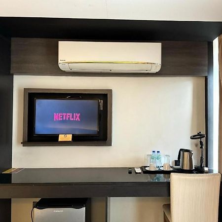 Home Crest Hotel Davao City Esterno foto