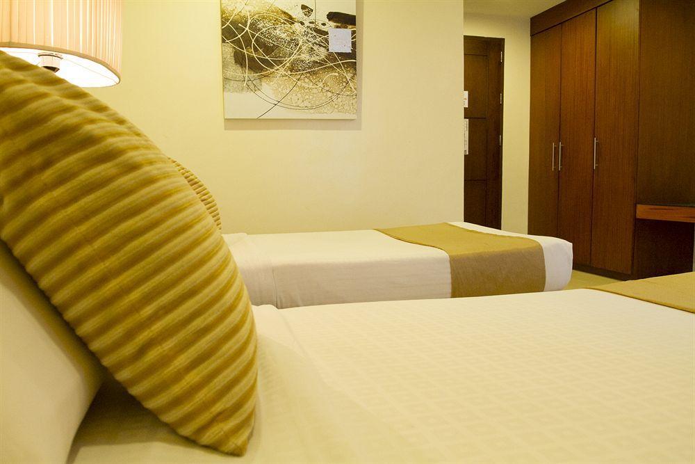 Home Crest Hotel Davao City Esterno foto