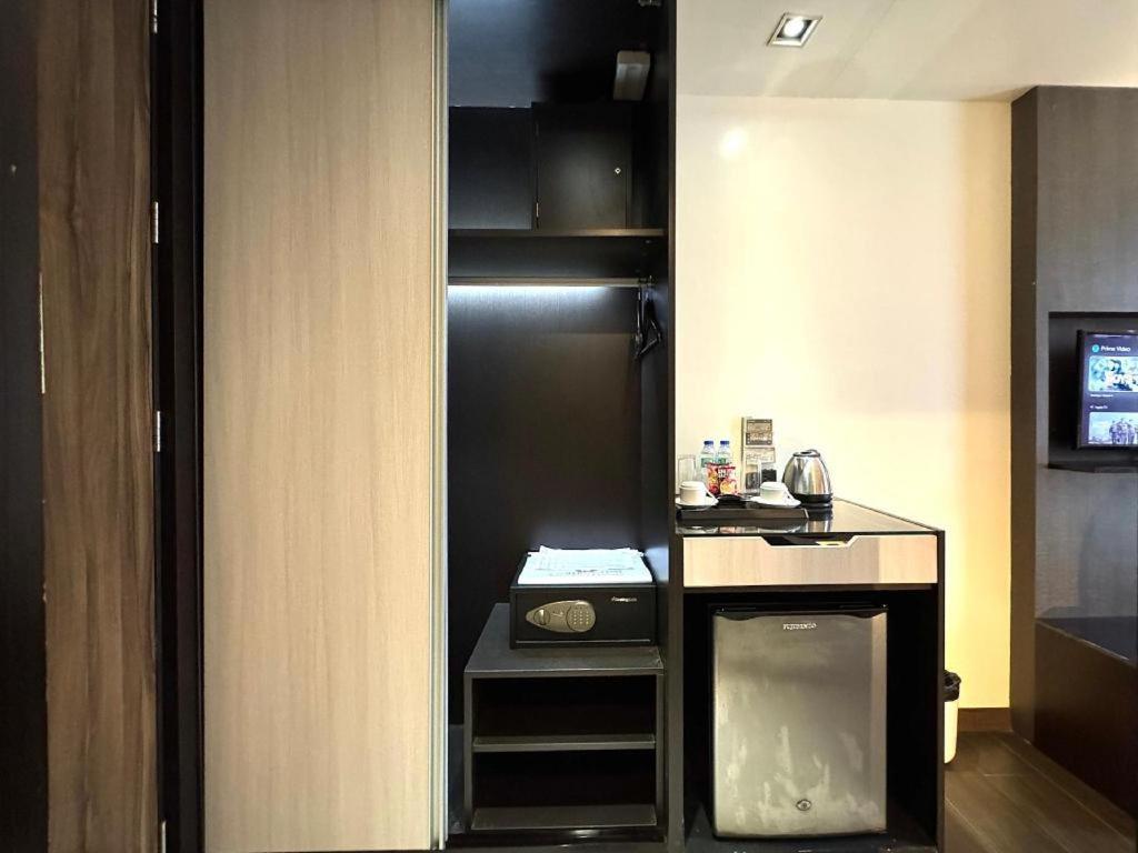 Home Crest Hotel Davao City Esterno foto