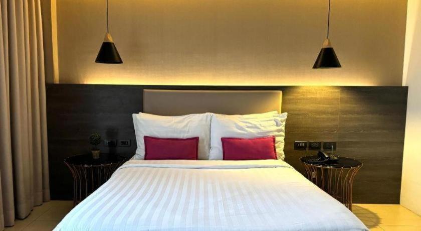 Home Crest Hotel Davao City Esterno foto